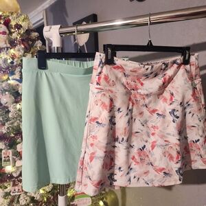 Floral and Mint Women's Skorts Lot Of 2